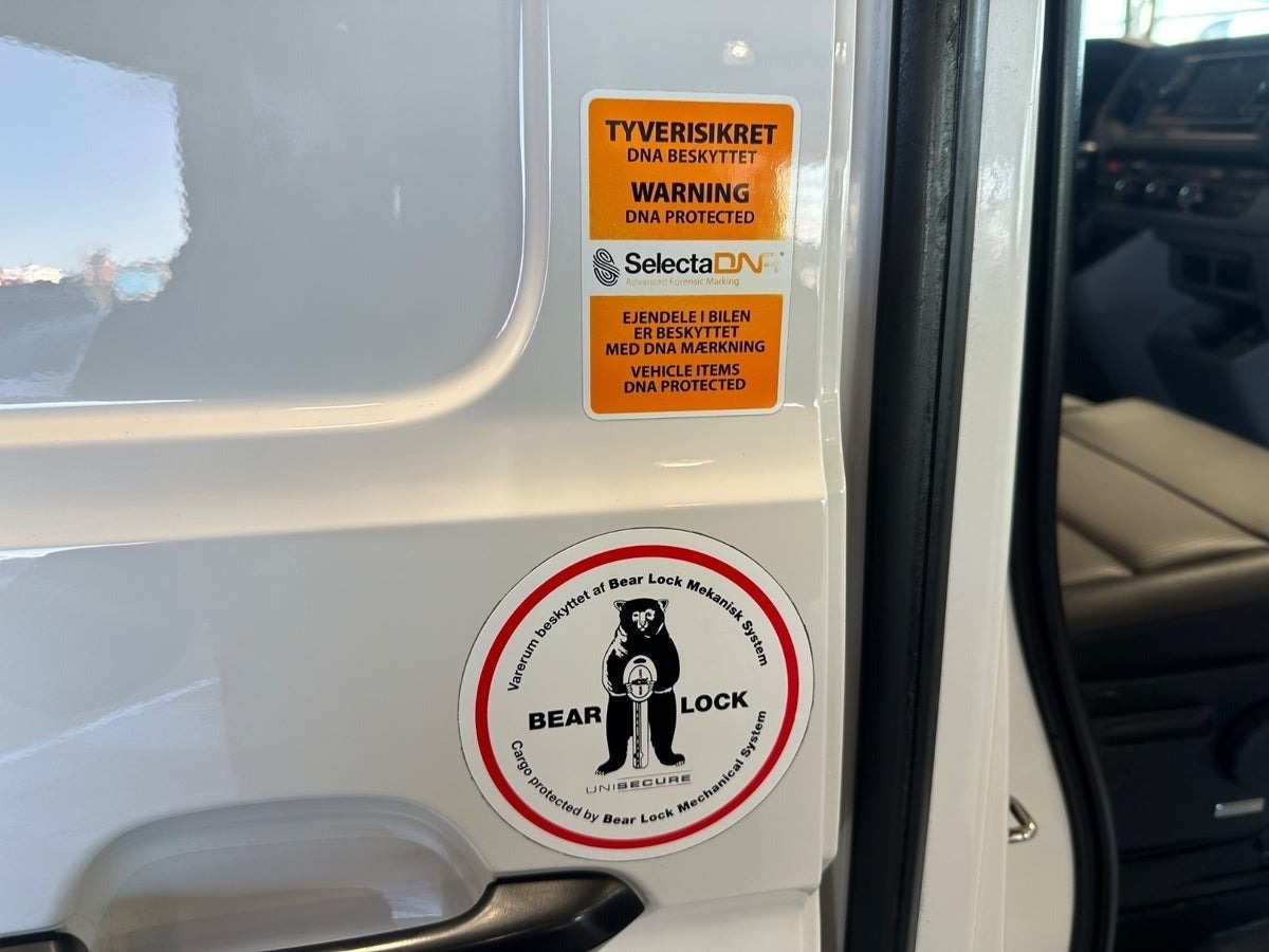 Hvid VW Crafter 35 fra 2023