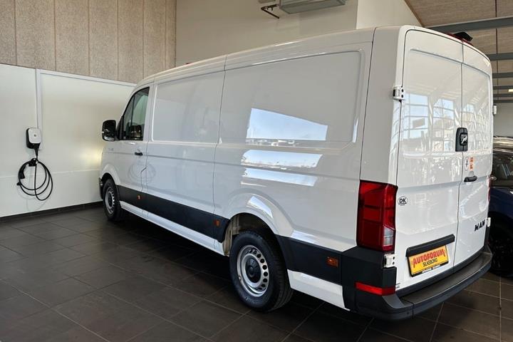 Hvid VW Crafter 35 fra 2023