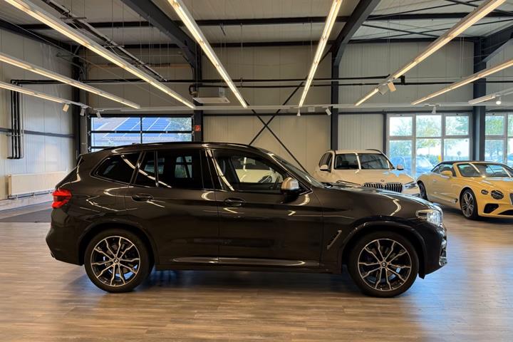 Sort BMW X3 fra 2021