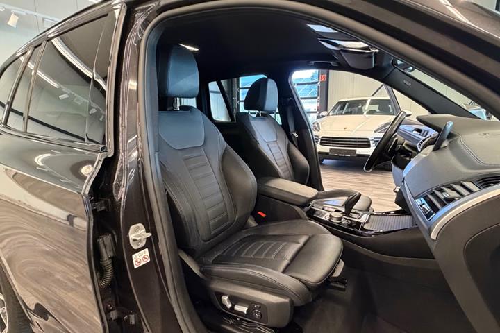 Sort BMW X3 fra 2021