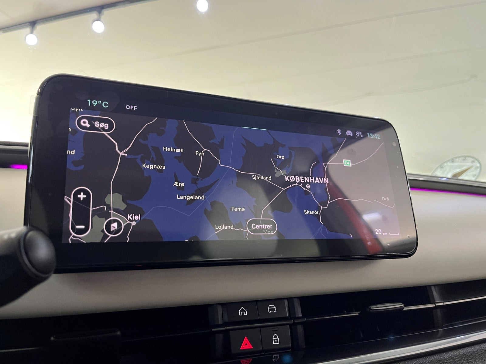 Rød Fiat 600e fra 2025