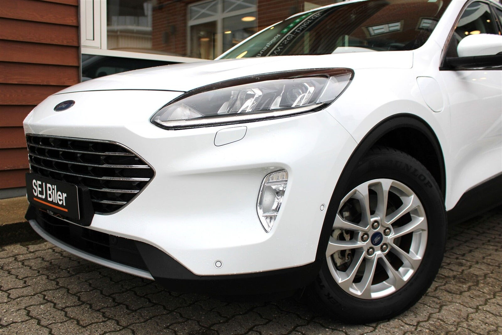 Hvid Ford Kuga fra 2021