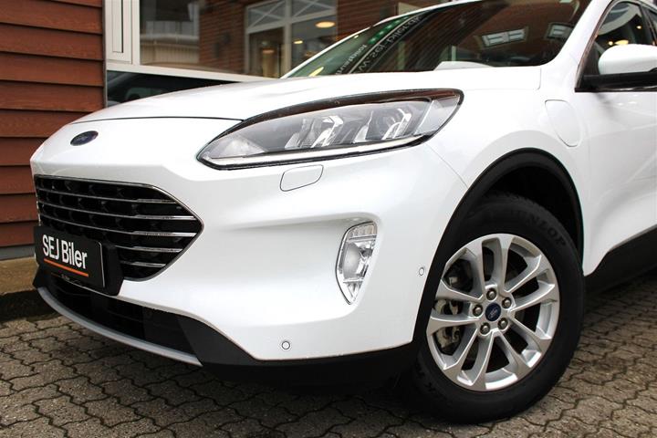 Hvid Ford Kuga fra 2021