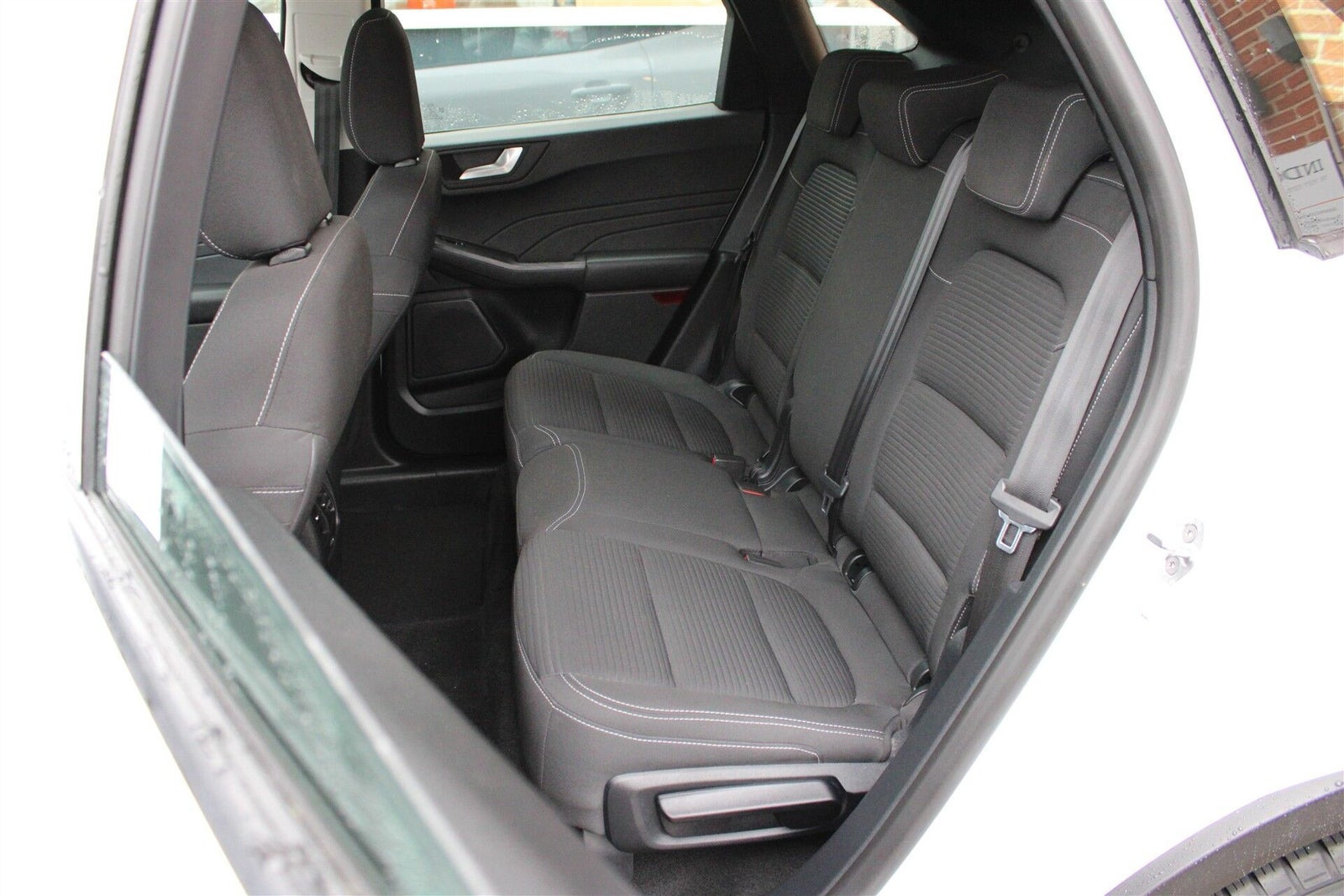 Hvid Ford Kuga fra 2021