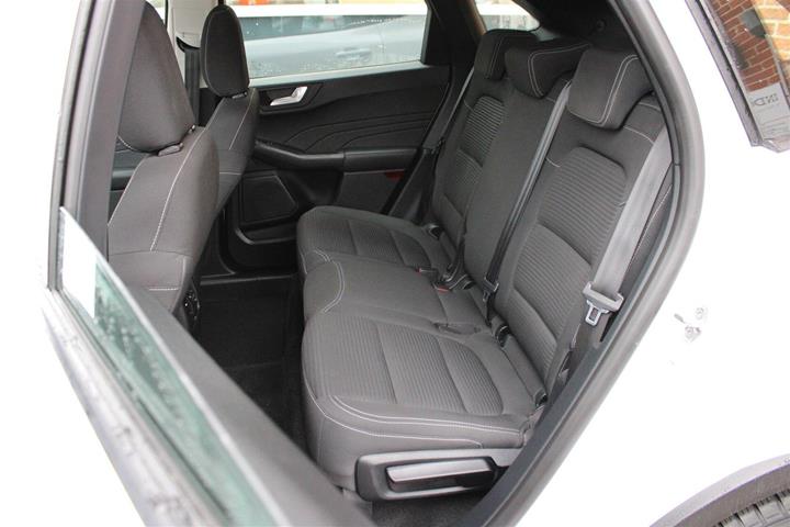 Hvid Ford Kuga fra 2021