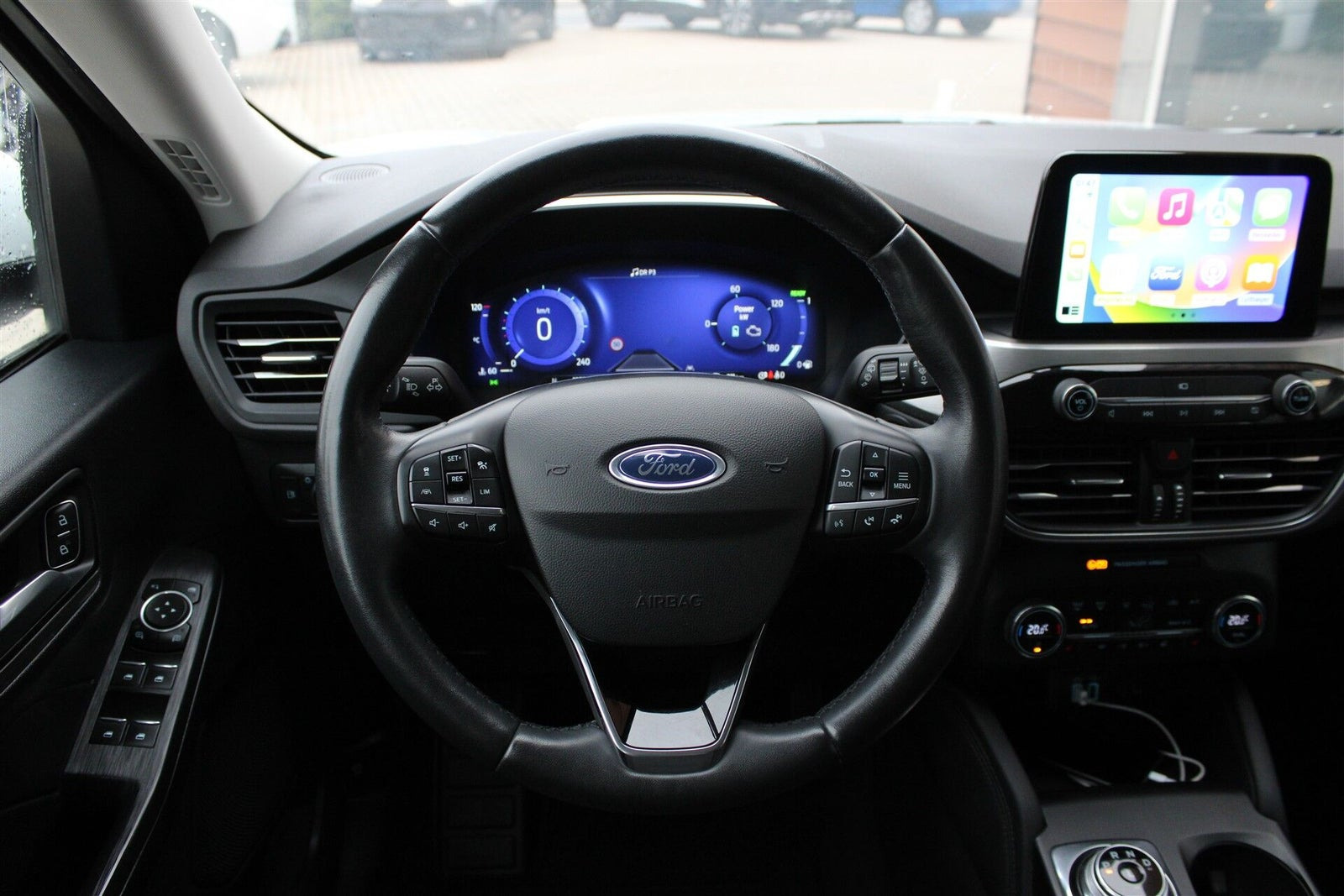 Hvid Ford Kuga fra 2021