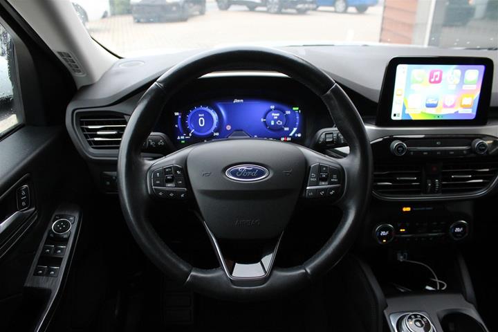 Hvid Ford Kuga fra 2021