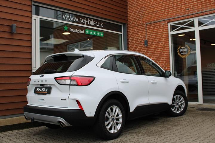 Hvid Ford Kuga fra 2021