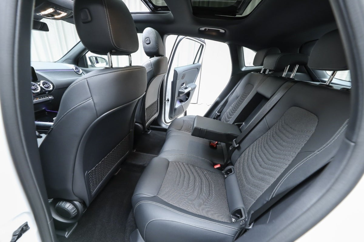 Hvid Mercedes EQA250+ fra 2025