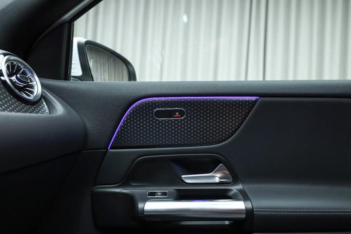 Hvid Mercedes EQA250+ fra 2025