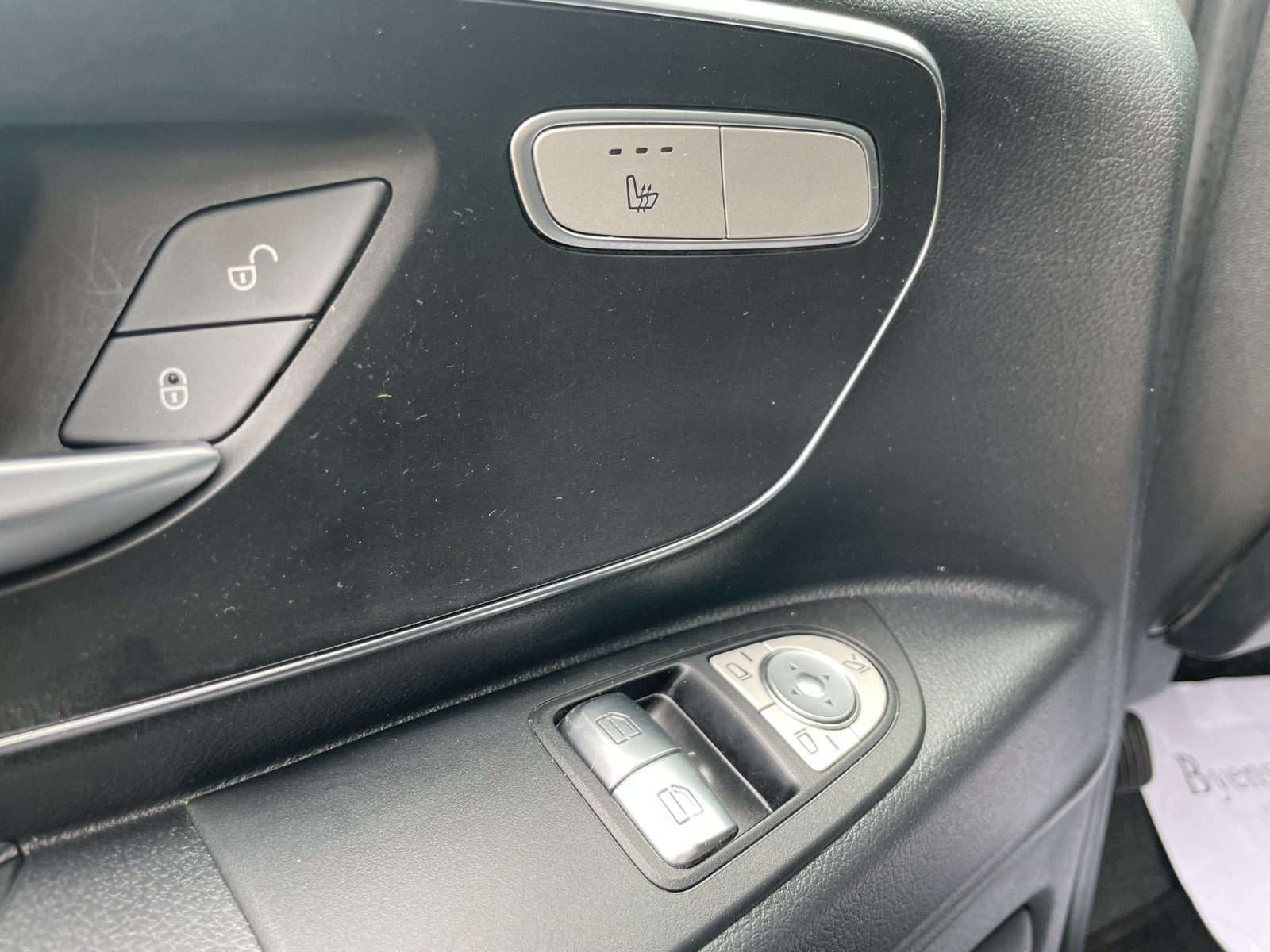 Sort Mercedes Vito 119 fra 2020