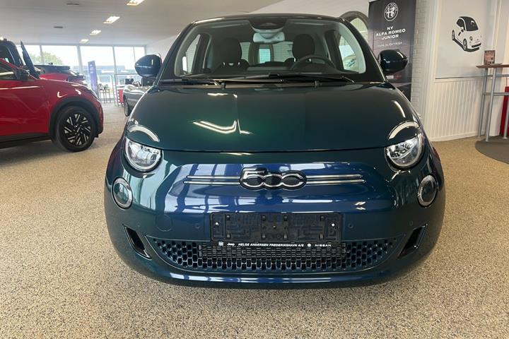 Grøn Fiat 500e fra 2024