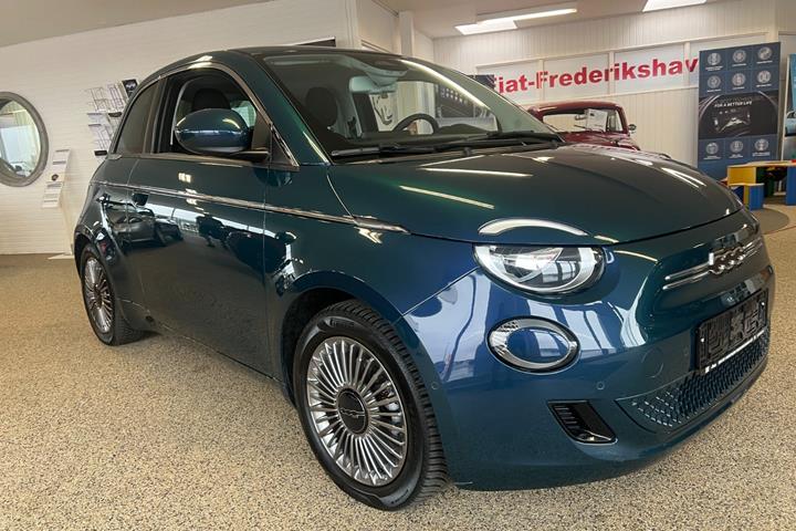 Grøn Fiat 500e fra 2024