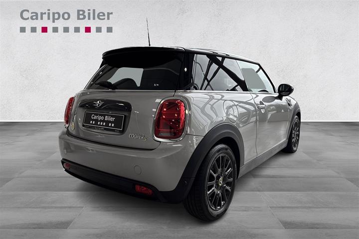 Sølv Mini Cooper fra 2023