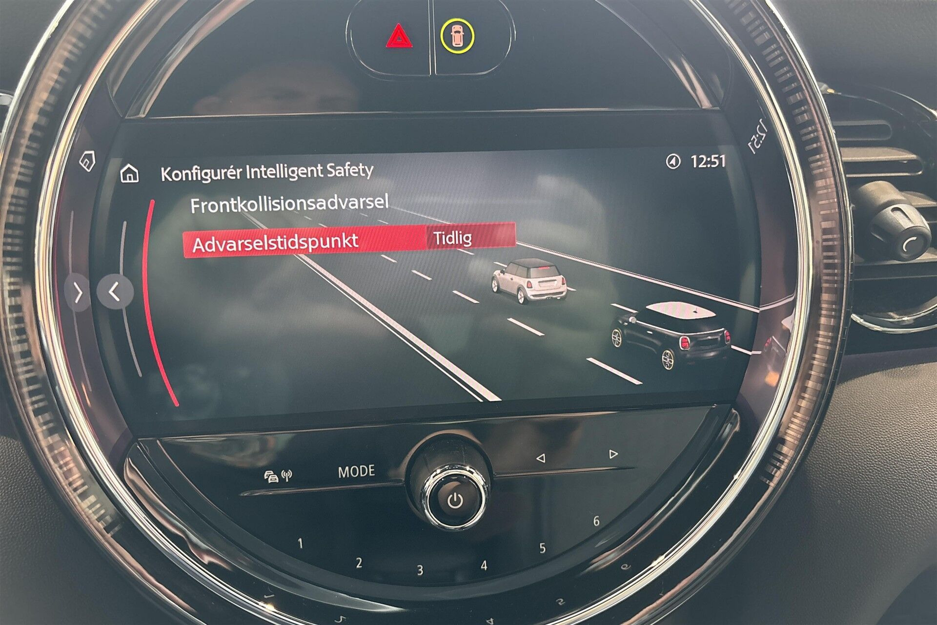 Sølv Mini Cooper fra 2023