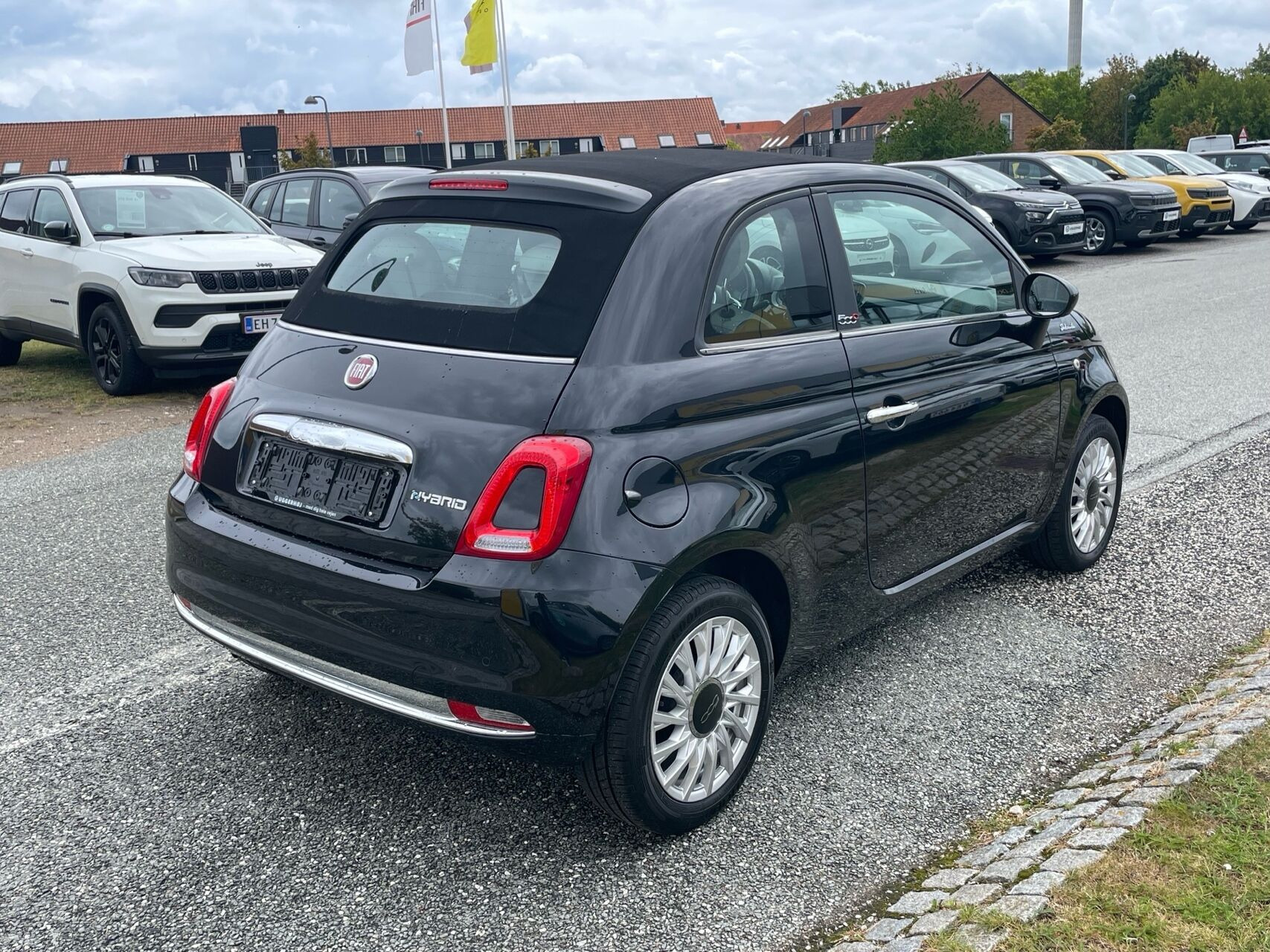 Sort Fiat 500C fra 2023