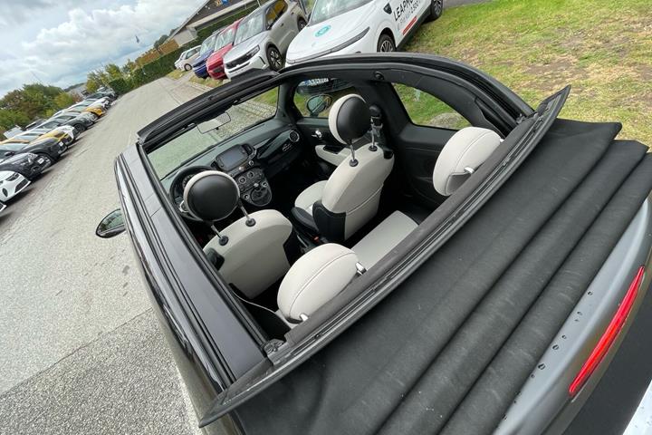 Sort Fiat 500C fra 2023
