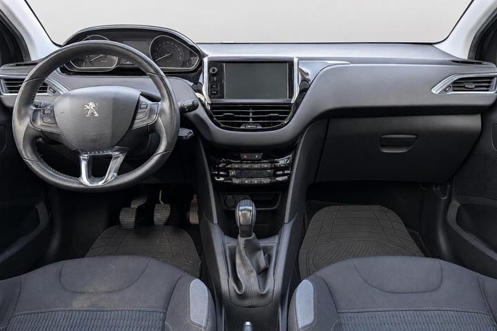 Grå Peugeot 208 fra 2015