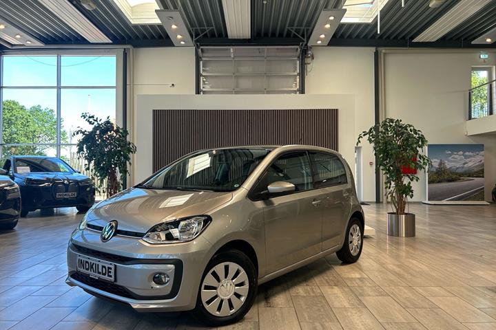 Grå VW up fra 2021 set udefra