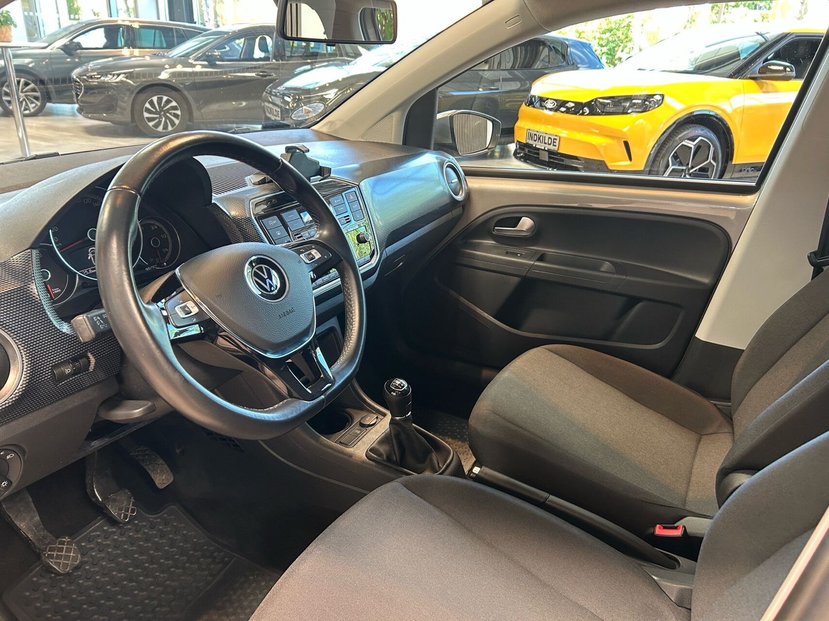 Grå VW up fra 2021