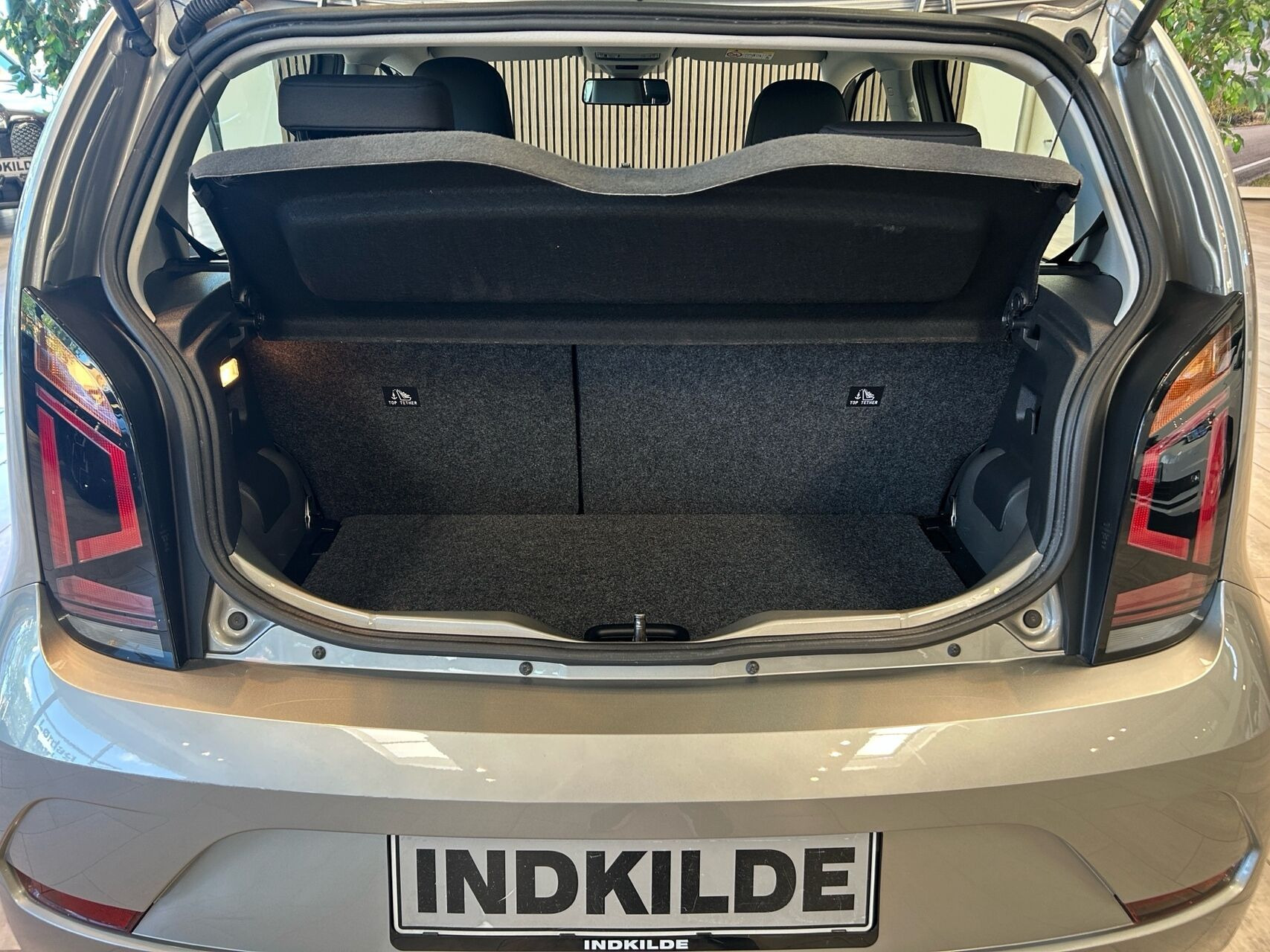 Grå VW up fra 2021