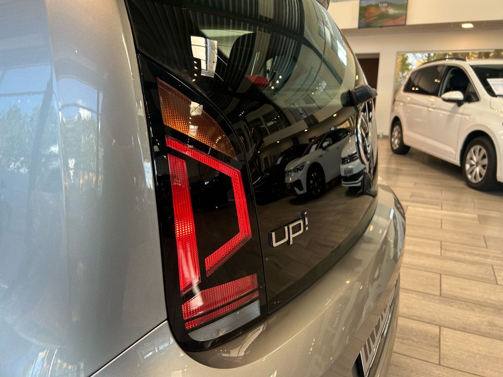 Grå VW up fra 2021
