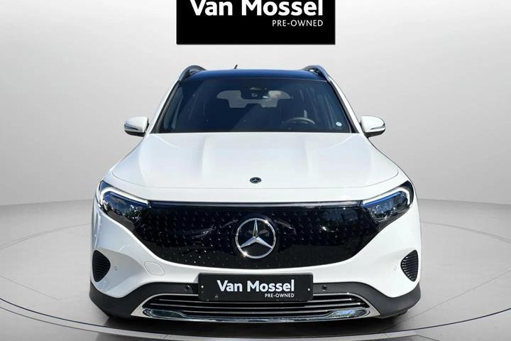 Hvid Mercedes EQB 250+ fra 2025