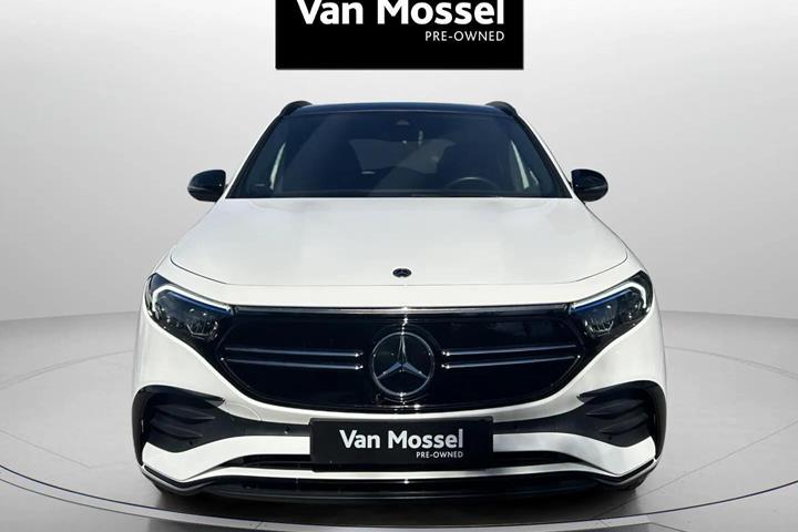 Hvid Mercedes EQA 250 fra 2021