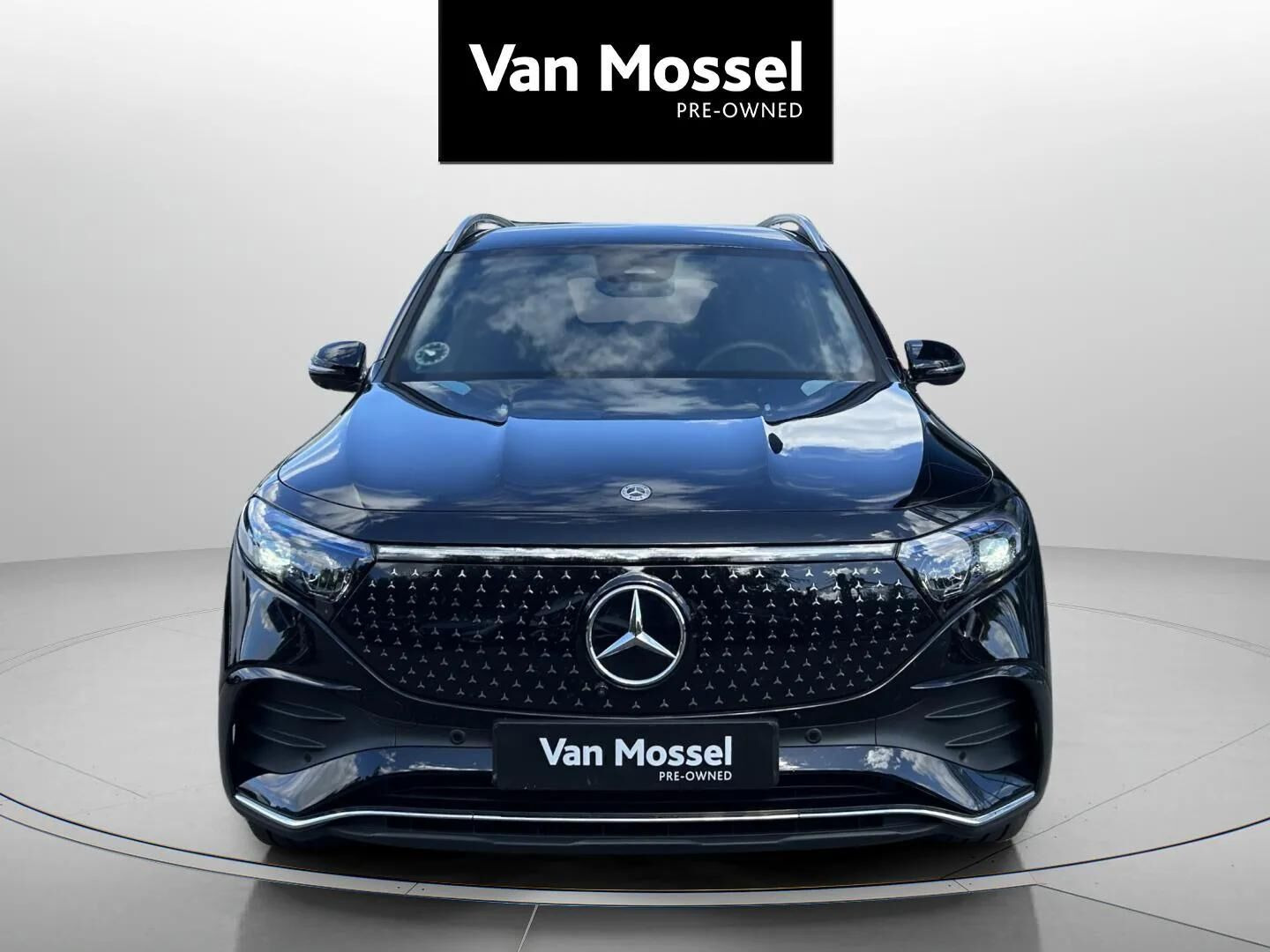 Sort Mercedes EQB 250+ fra 2025