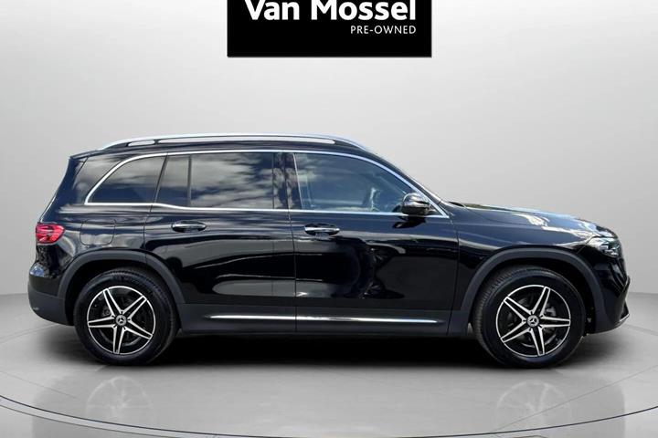 Sort Mercedes EQB 250+ fra 2025