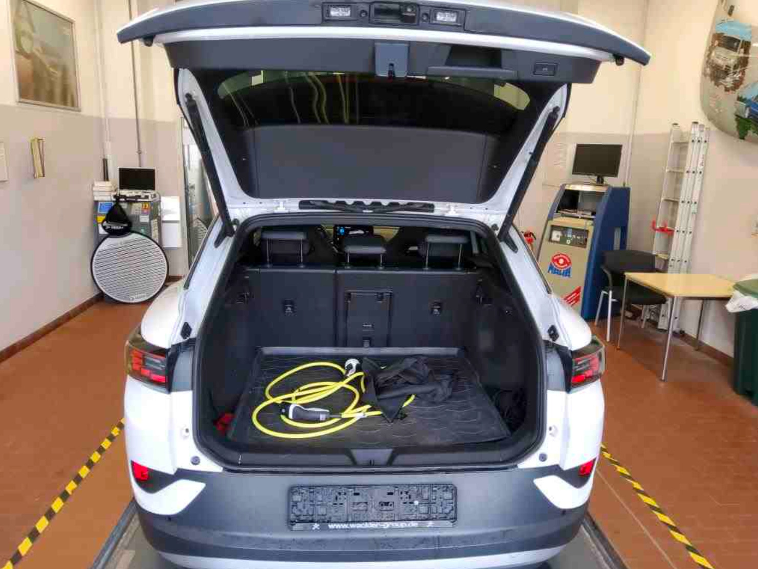Hvid VW ID.4 fra 2023