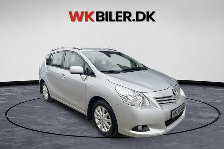 Sølv Toyota Verso fra 2010