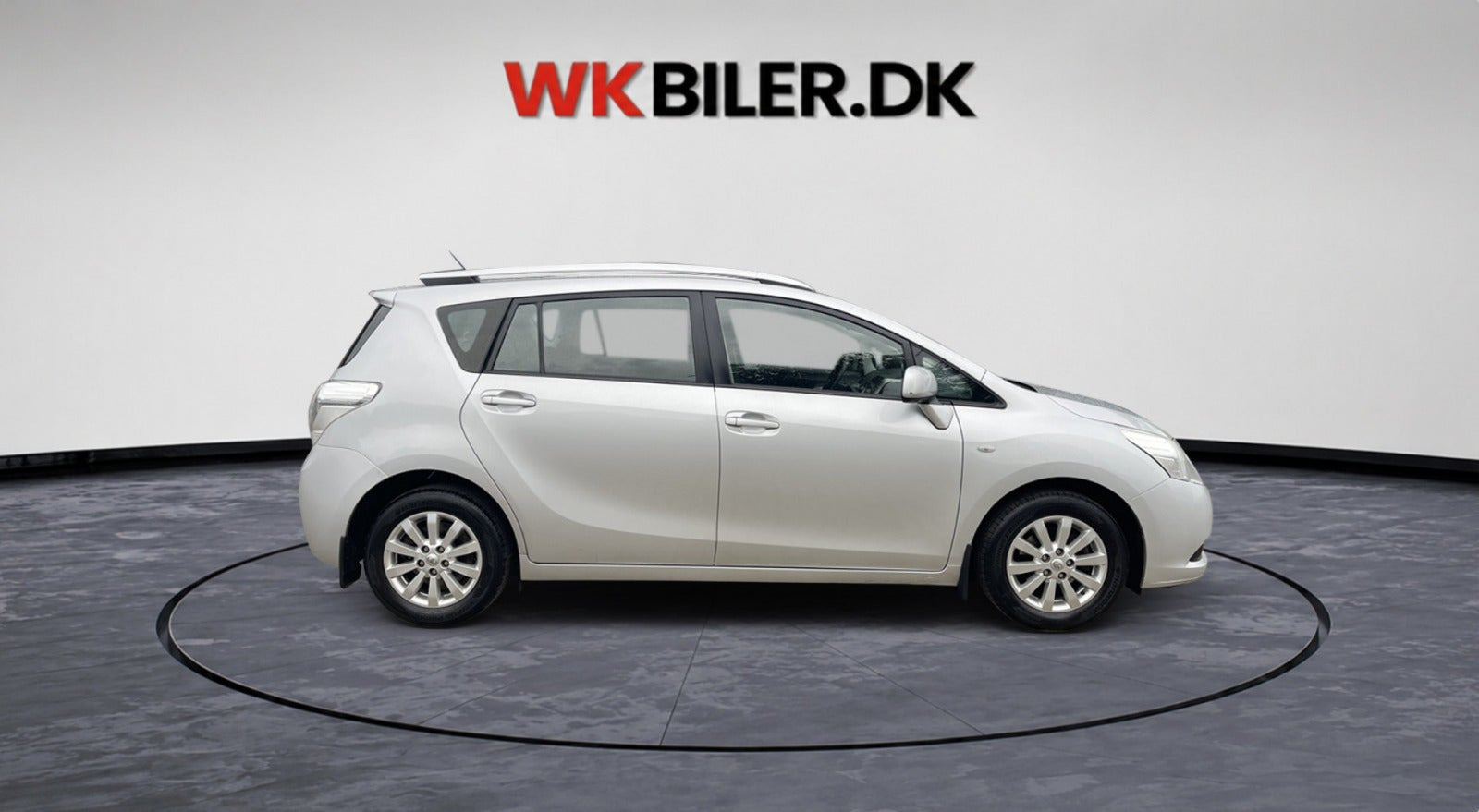 Sølv Toyota Verso fra 2010