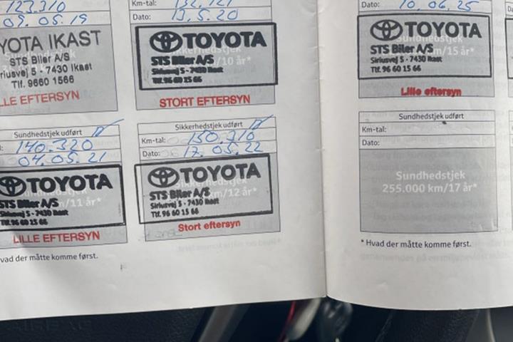 Sølv Toyota Verso fra 2010