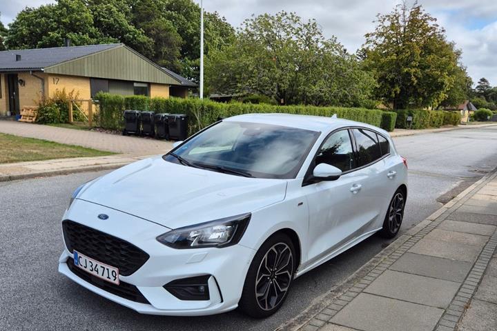 Hvid Ford Focus fra 2018