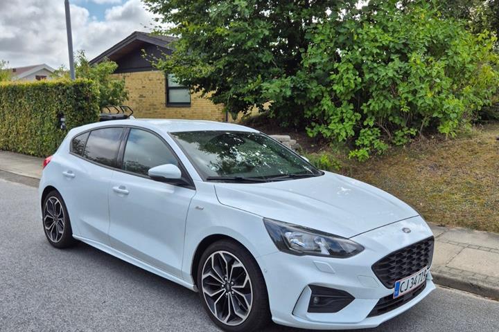 Hvid Ford Focus fra 2018