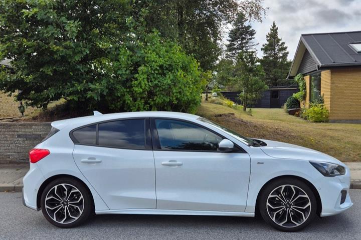 Hvid Ford Focus fra 2018