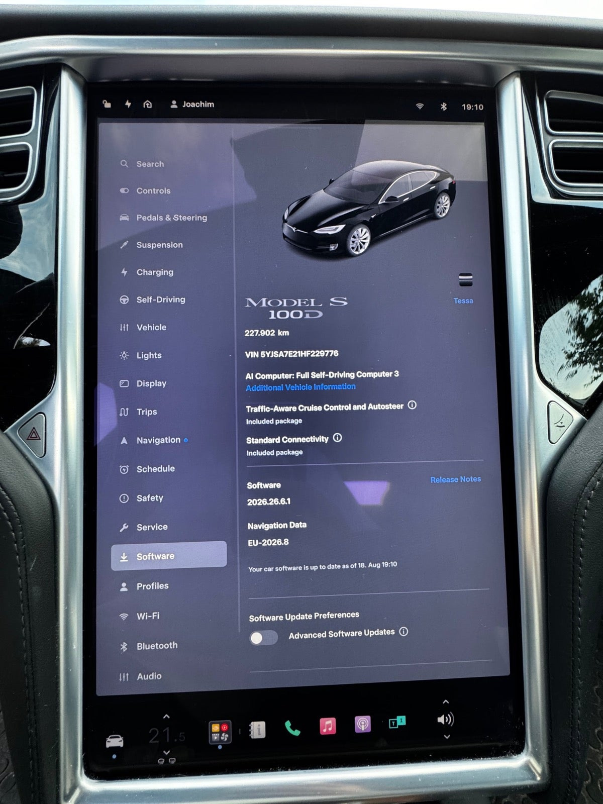 Sort Tesla Model S fra 2018