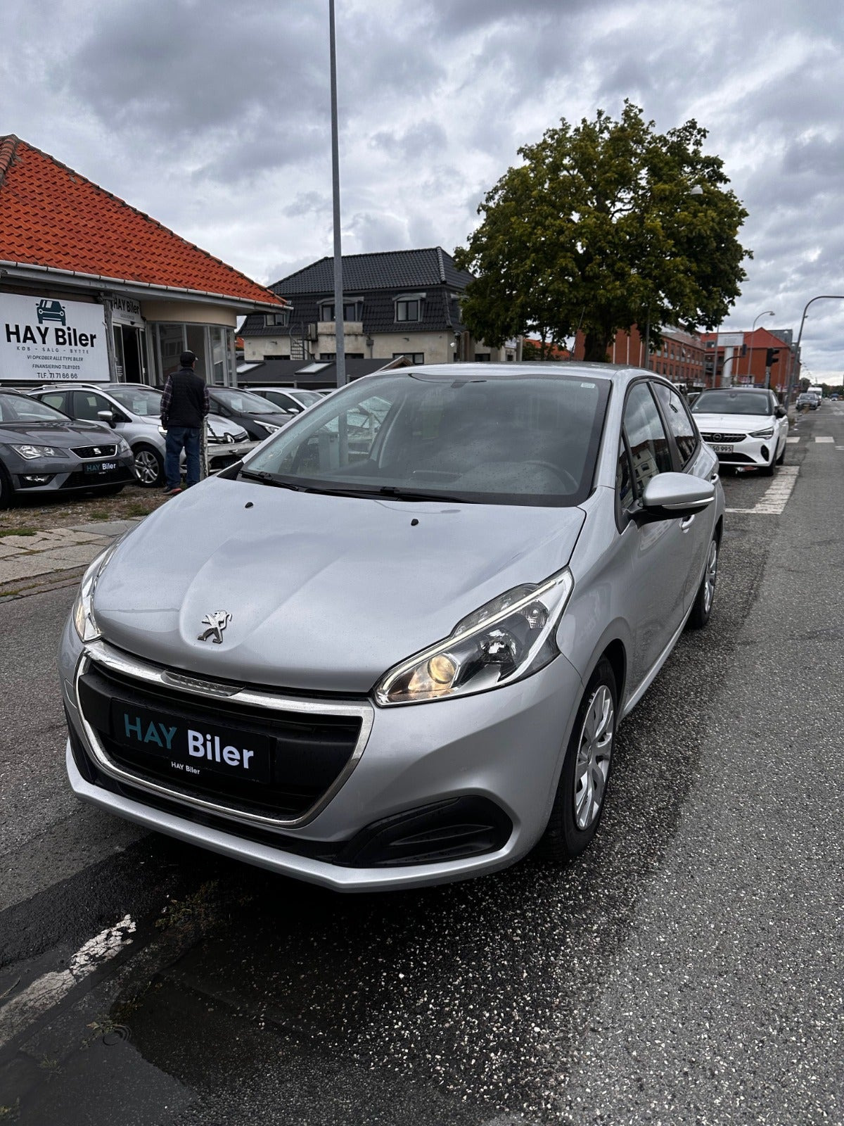 Sølv Peugeot 208 fra 2017