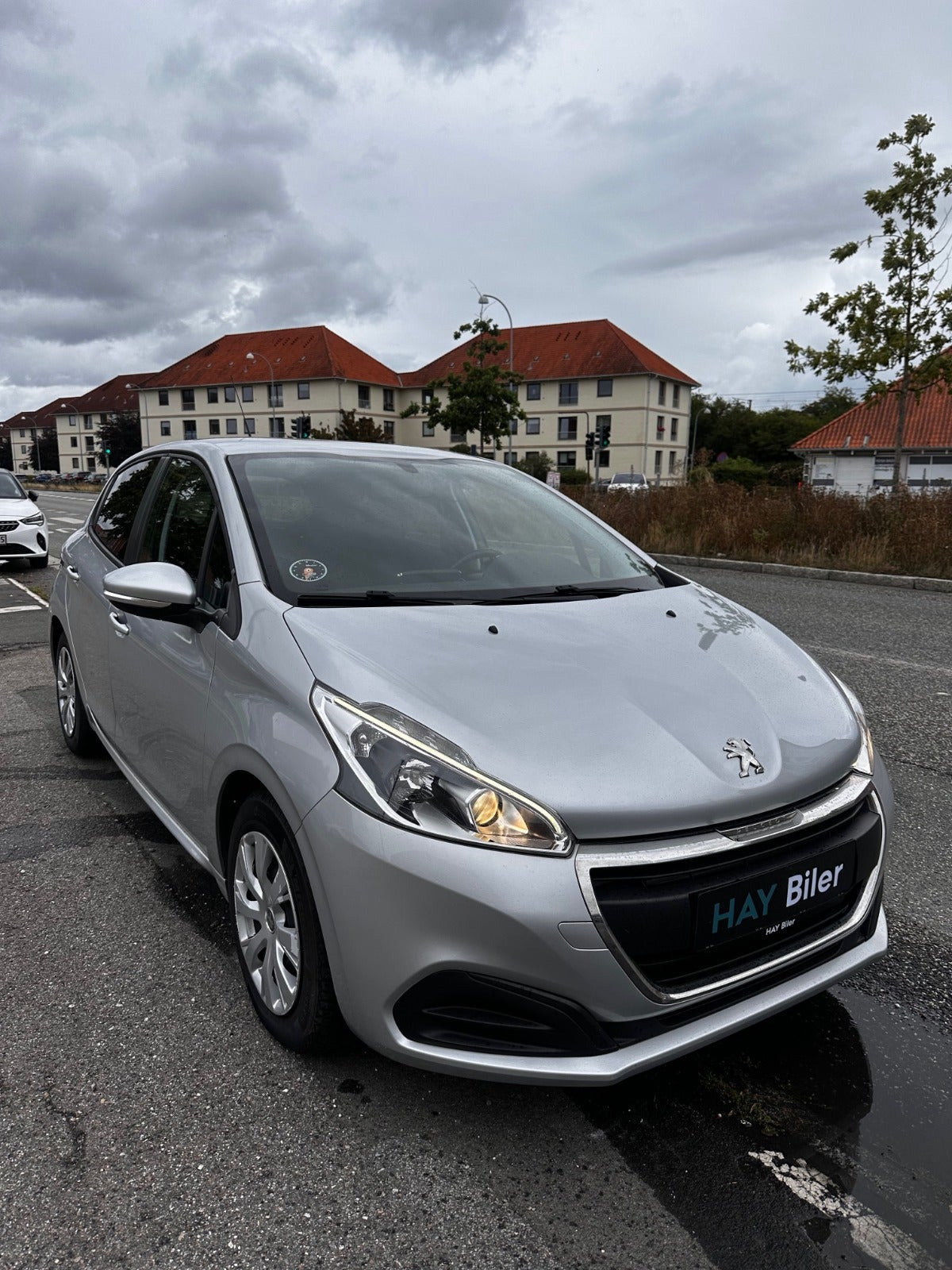 Sølv Peugeot 208 fra 2017