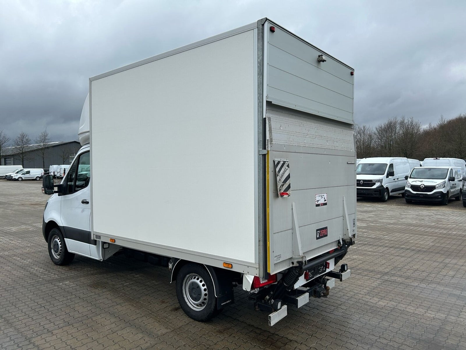 Hvid Mercedes Sprinter 317 fra 2022