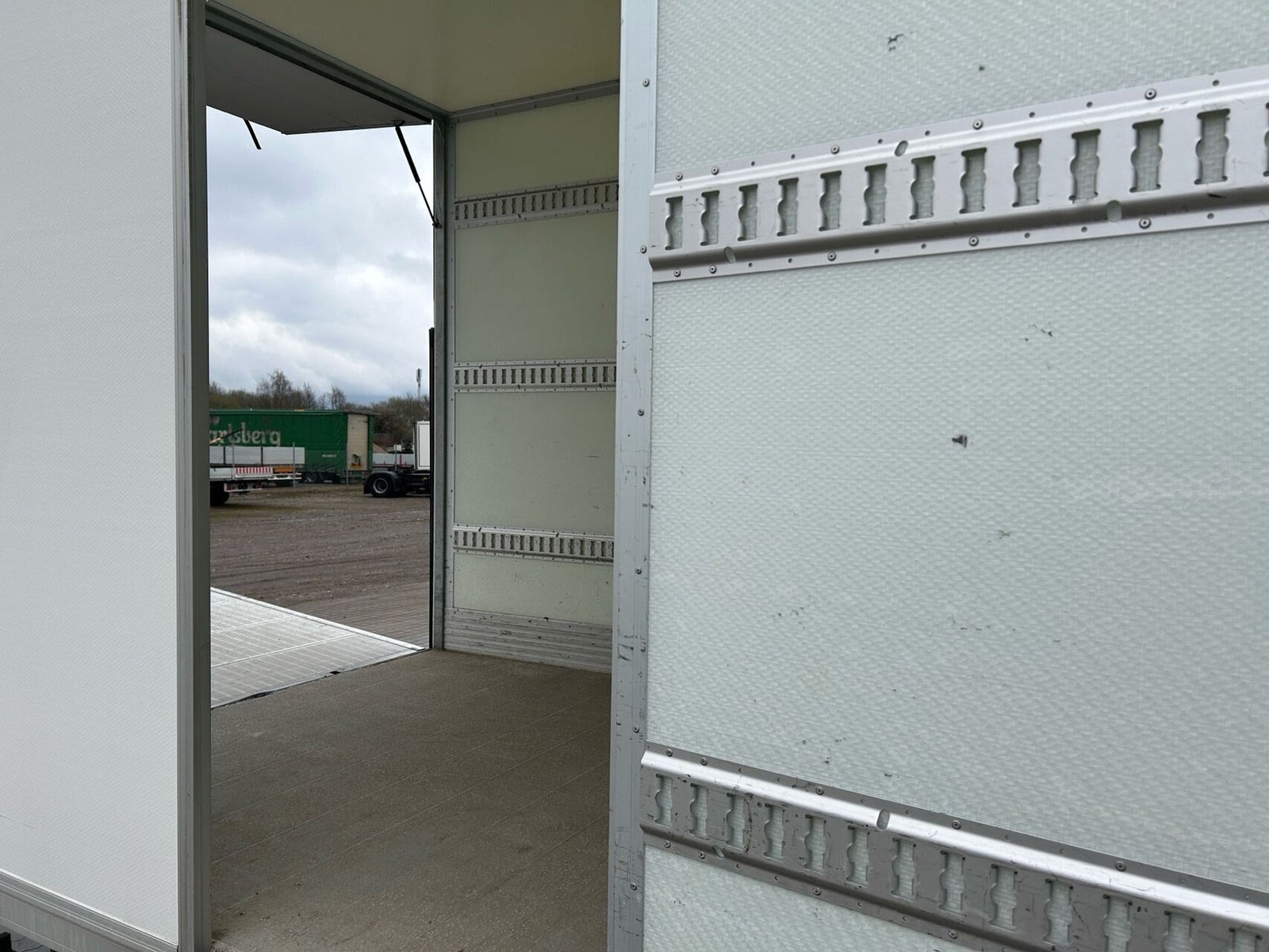 Hvid Mercedes Sprinter 317 fra 2022