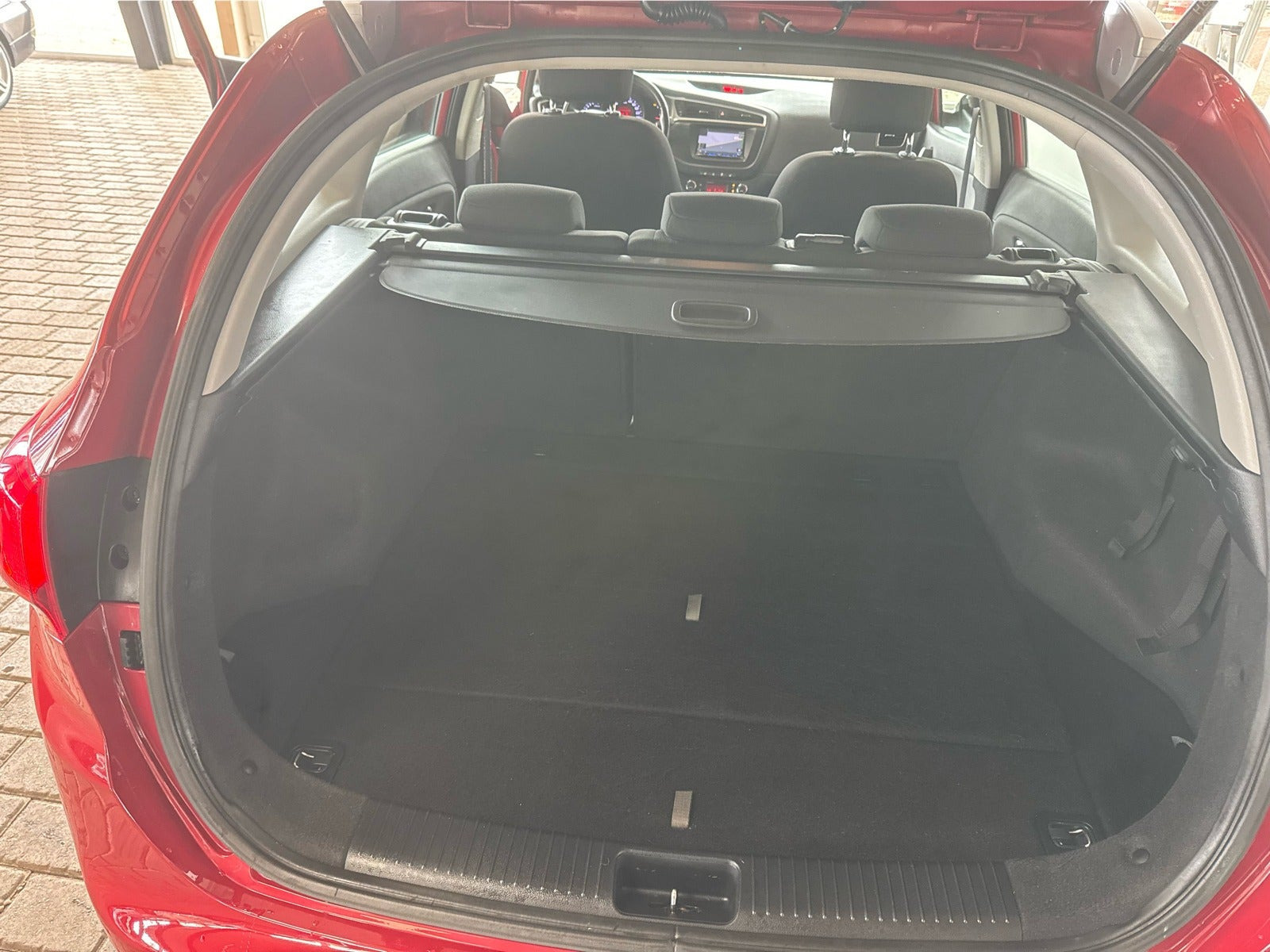 Rød Kia Ceed fra 2016