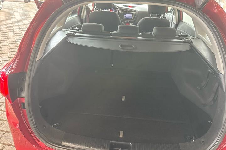 Rød Kia Ceed fra 2016