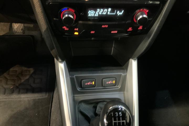 Grå Suzuki Vitara fra 2015