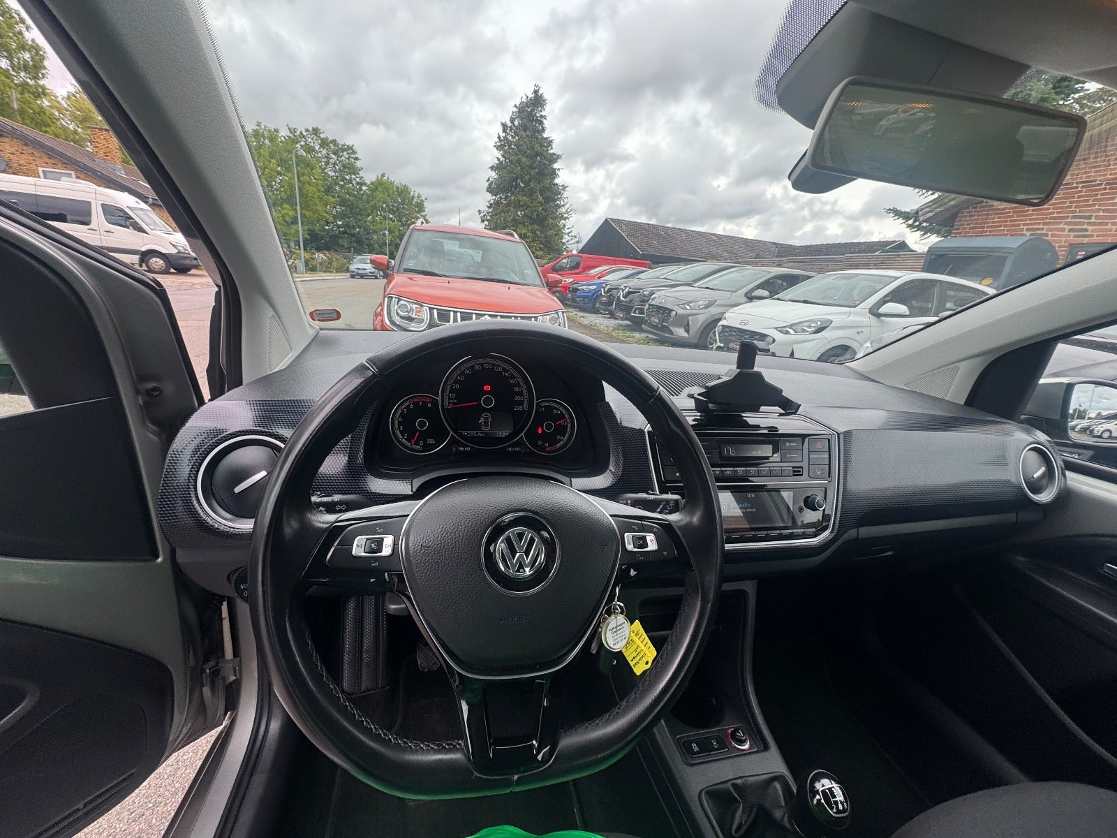 Sølv VW UP! fra 2019