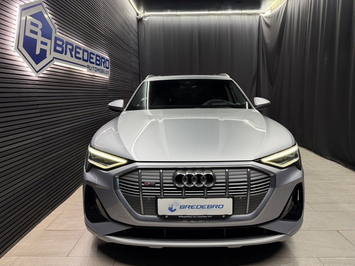 Gul Audi e-tron fra 2021