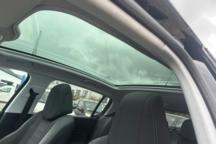 Sort Peugeot 308 fra 2019