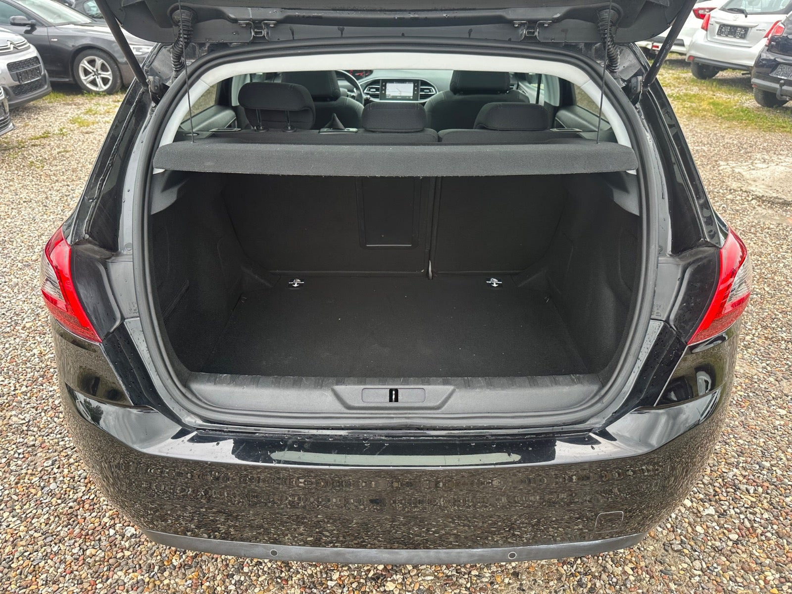 Sort Peugeot 308 fra 2019