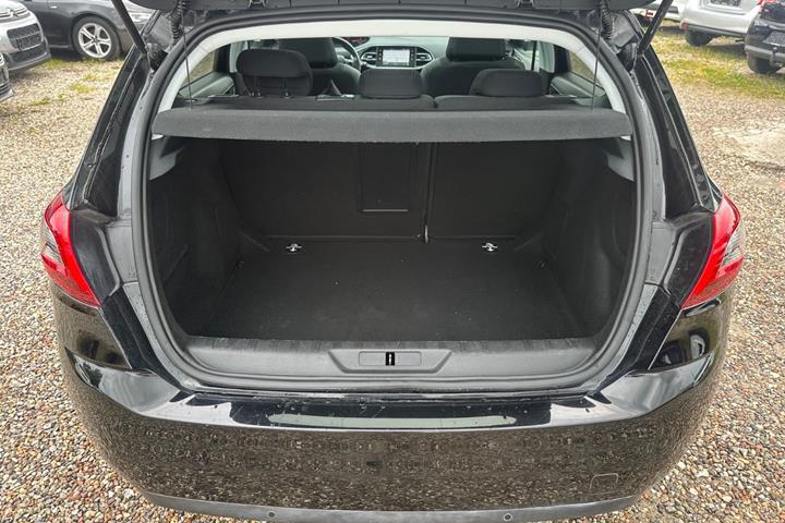Sort Peugeot 308 fra 2019
